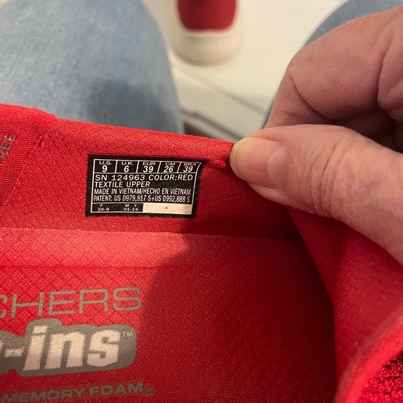 Skechers Slip In Red GoWalk sneakers. Size 9 women’s - Picture 3 of 4
